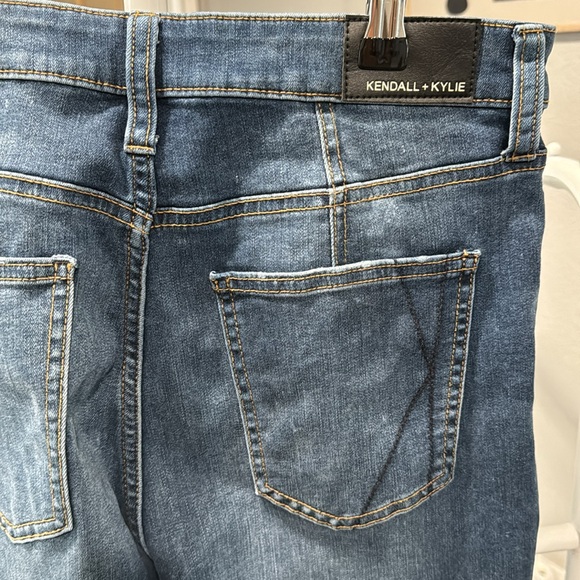 Kendall + Kylie Kountour High Rise Jeans size 13/31, worn once/great condition - Picture 2 of 8